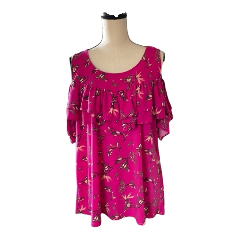 ♥️Lane Bryant♥️Ladies Cold Shoulder print blouse. Size (18/20)